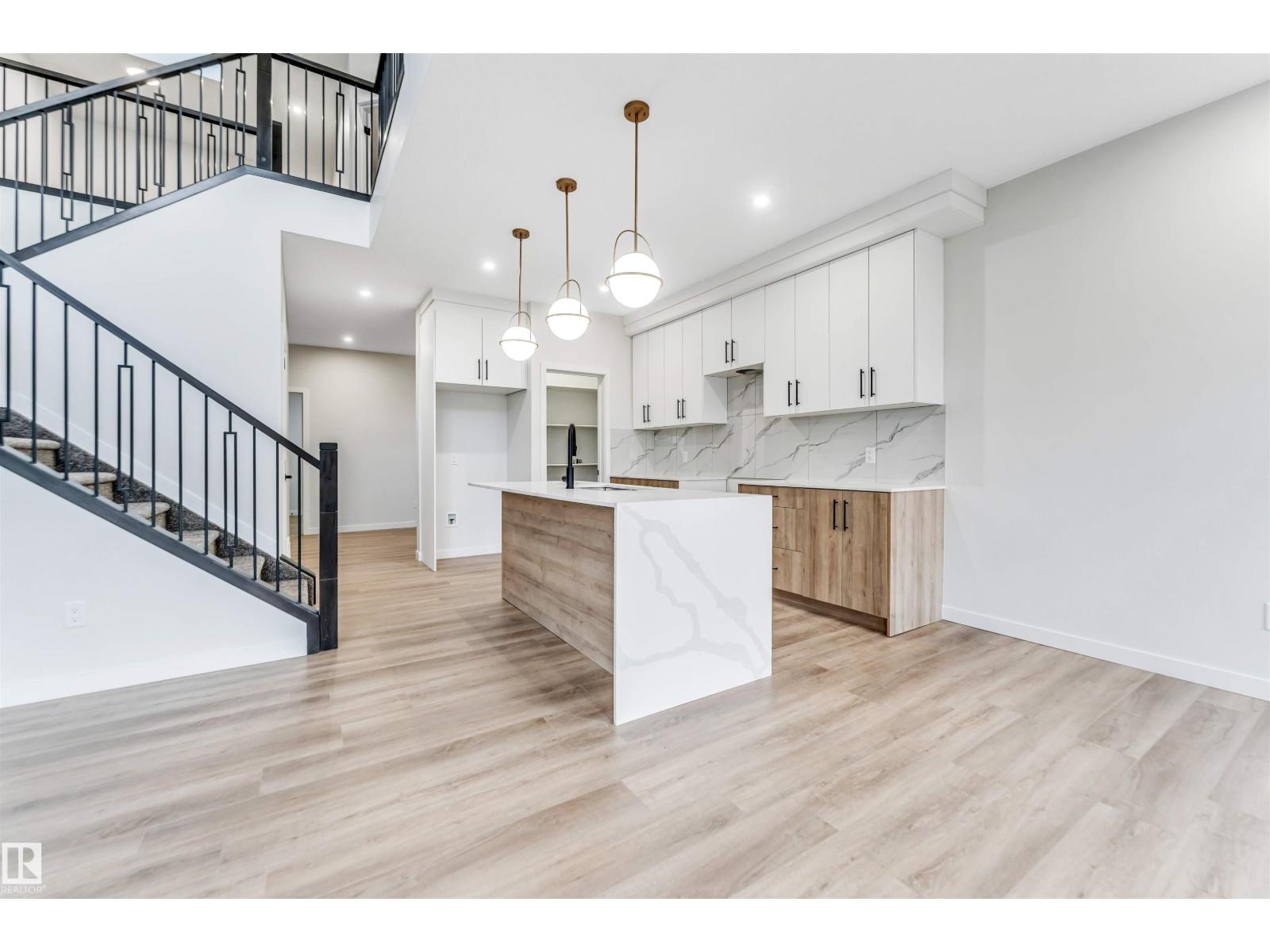 8712 181 AV NW, Edmonton