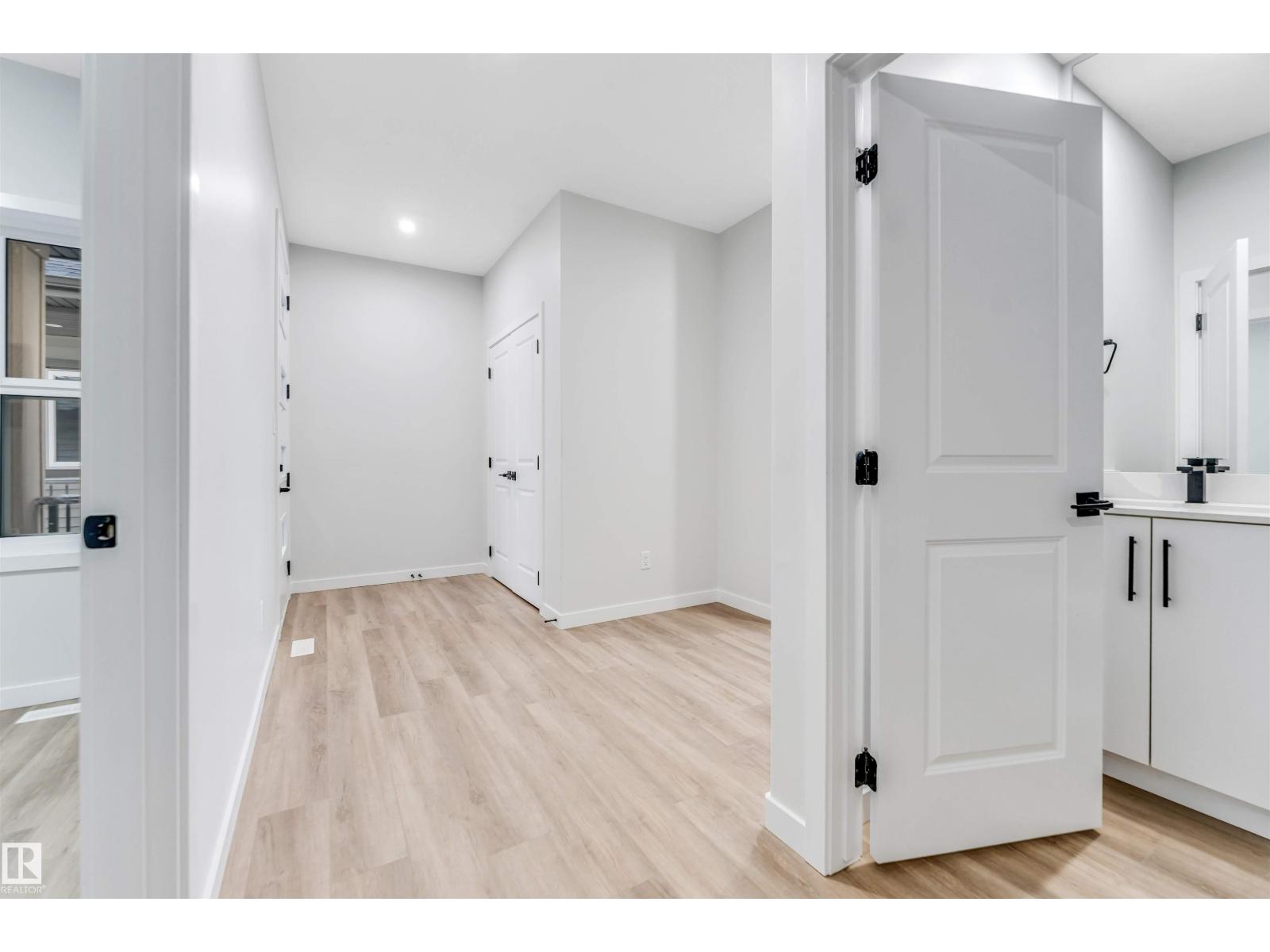 8712 181 AV NW, Edmonton