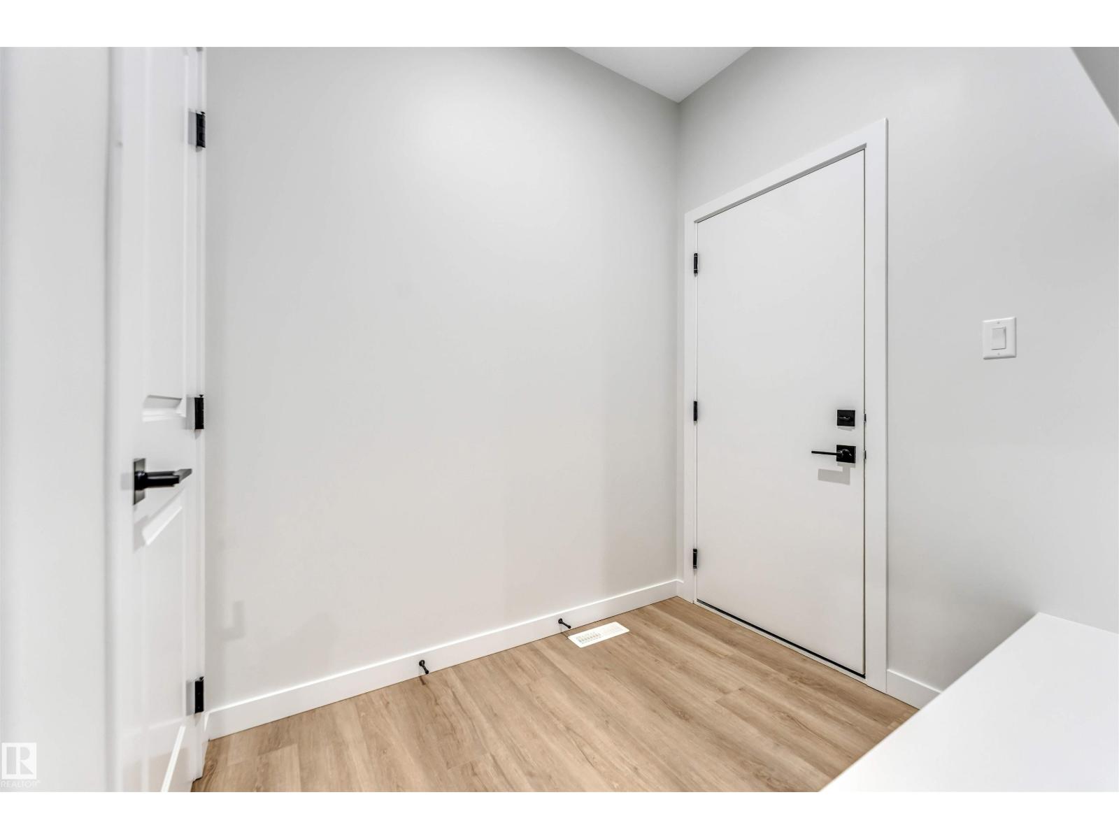 8712 181 AV NW, Edmonton