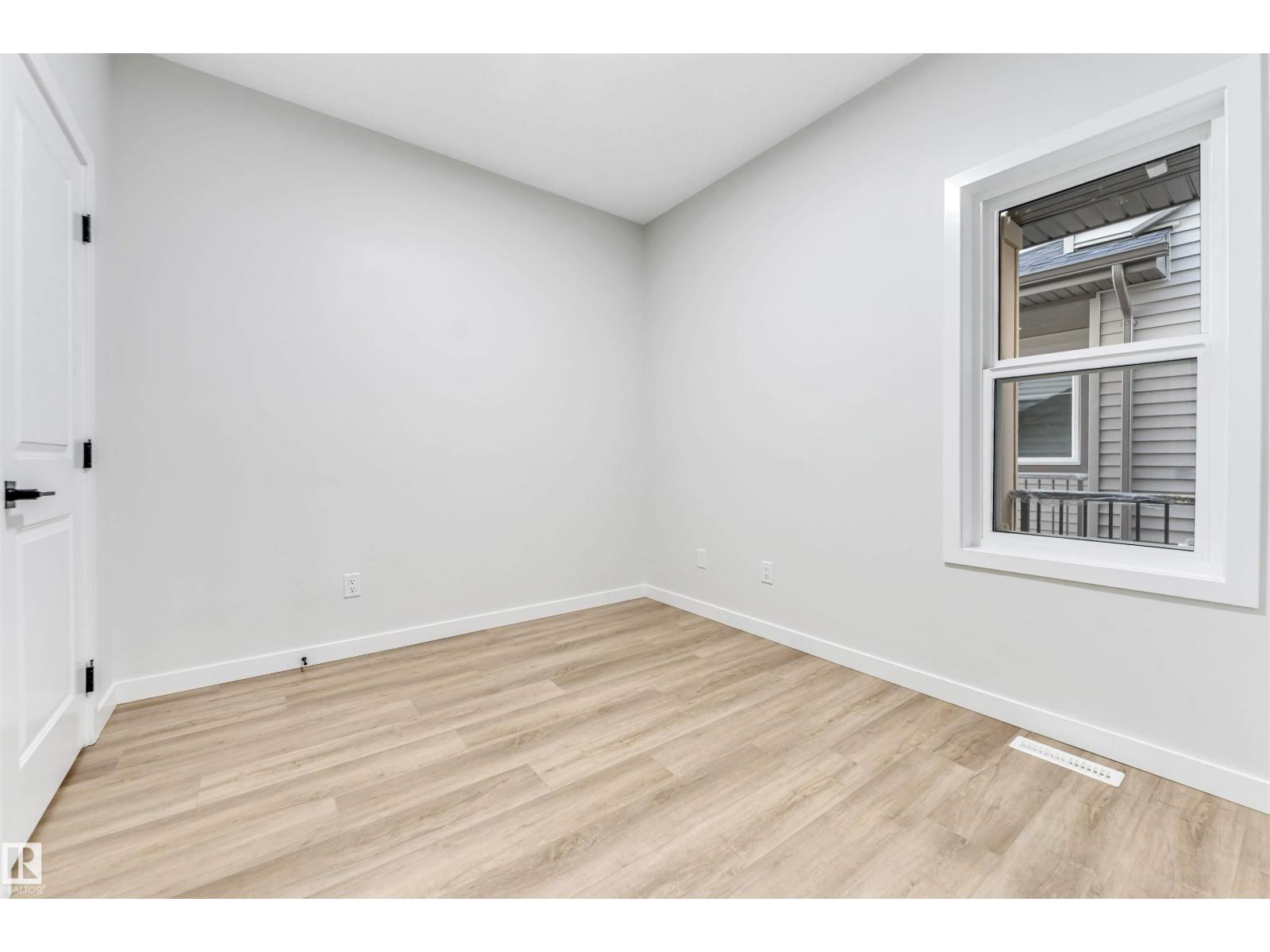 8712 181 AV NW, Edmonton