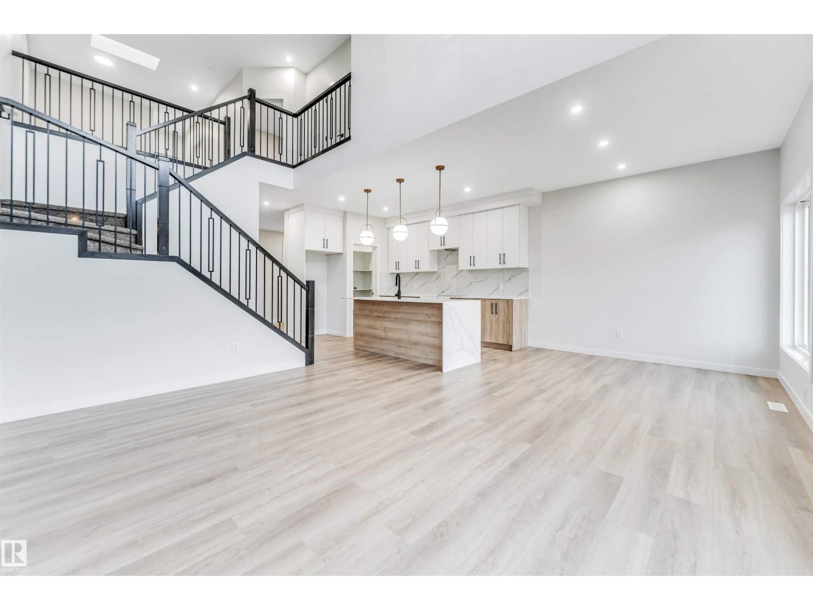 8712 181 AV NW, Edmonton