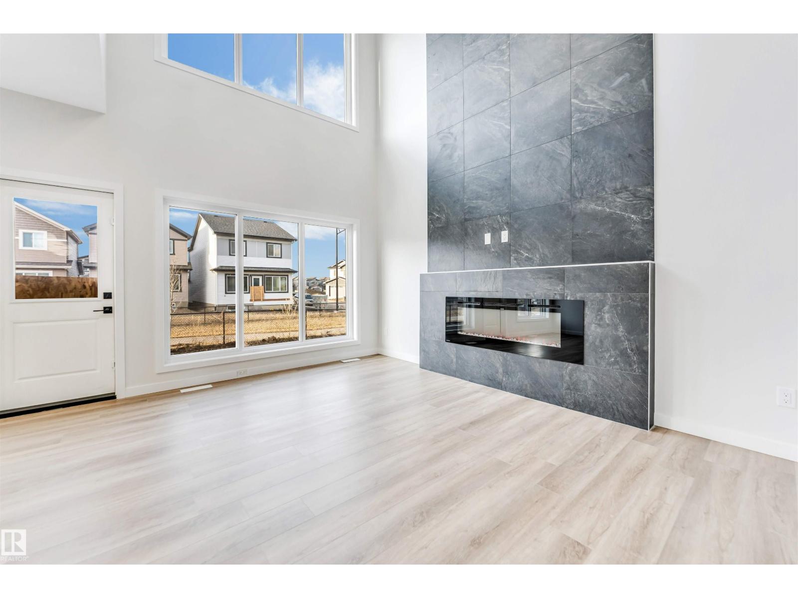 8712 181 AV NW, Edmonton