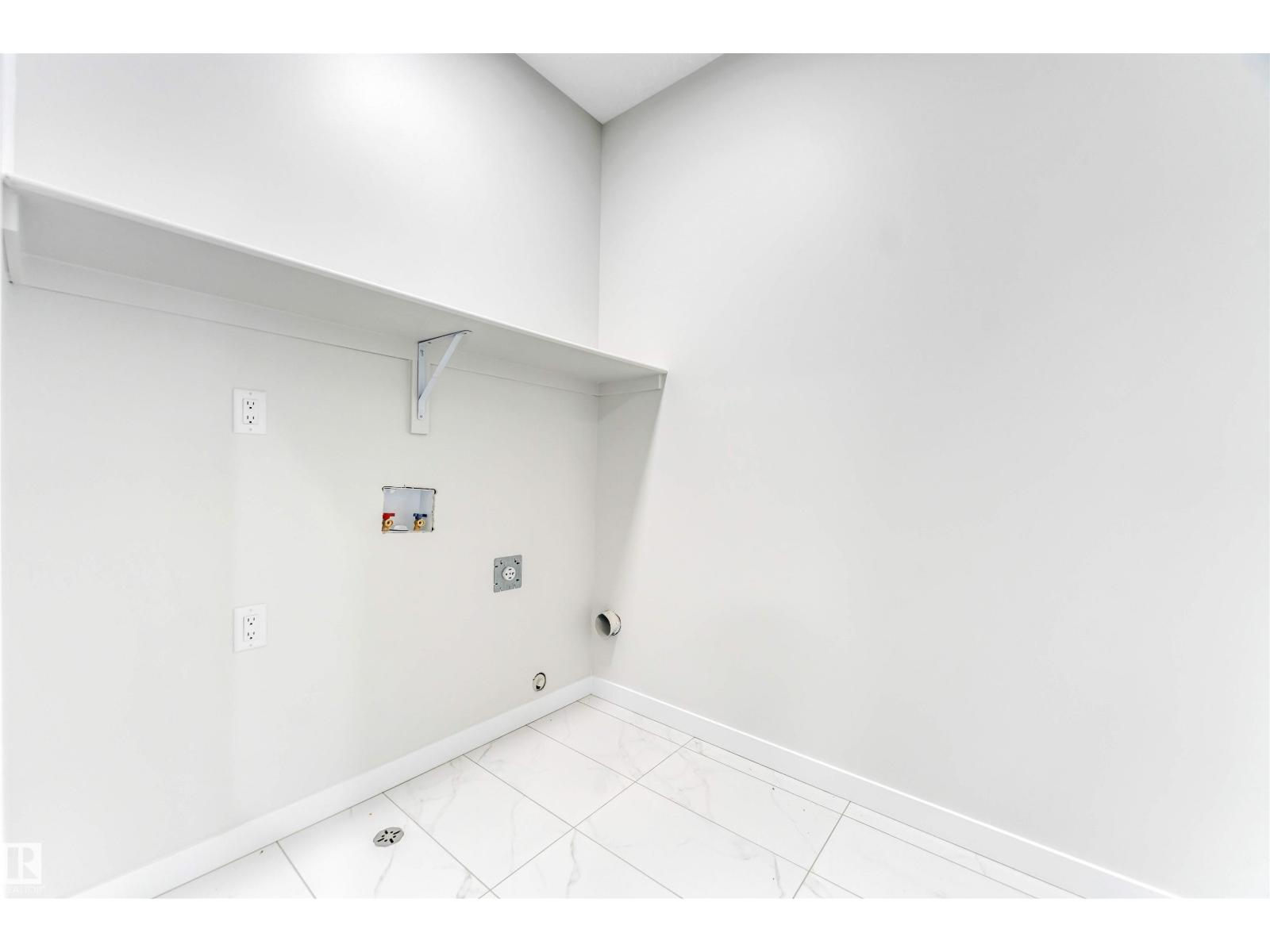 8712 181 AV NW, Edmonton