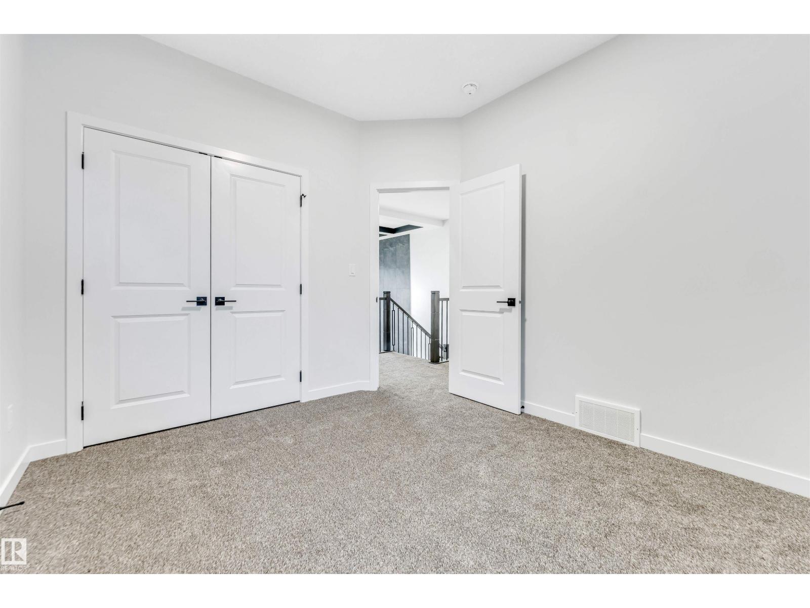 8712 181 AV NW, Edmonton