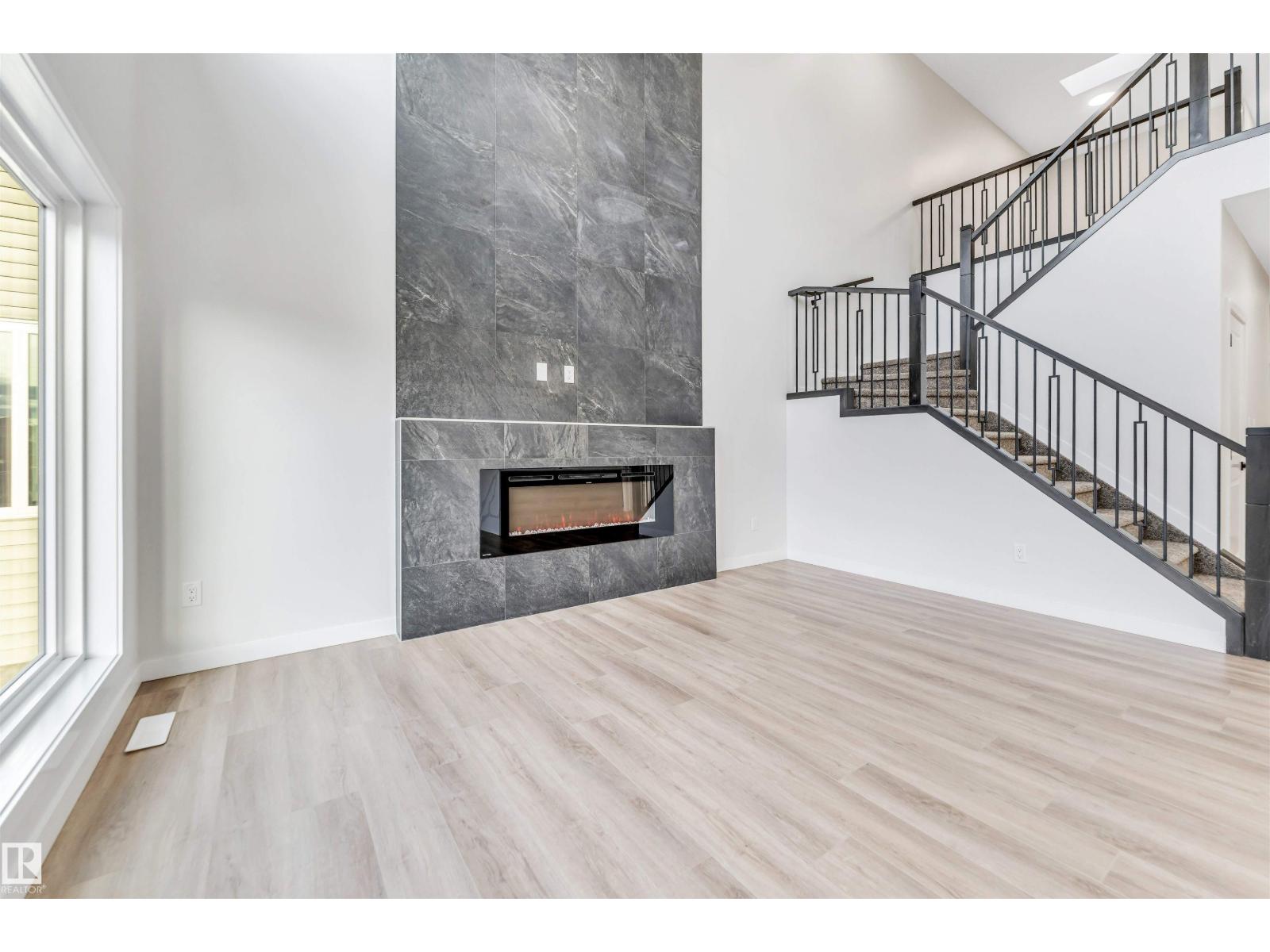 8712 181 AV NW, Edmonton