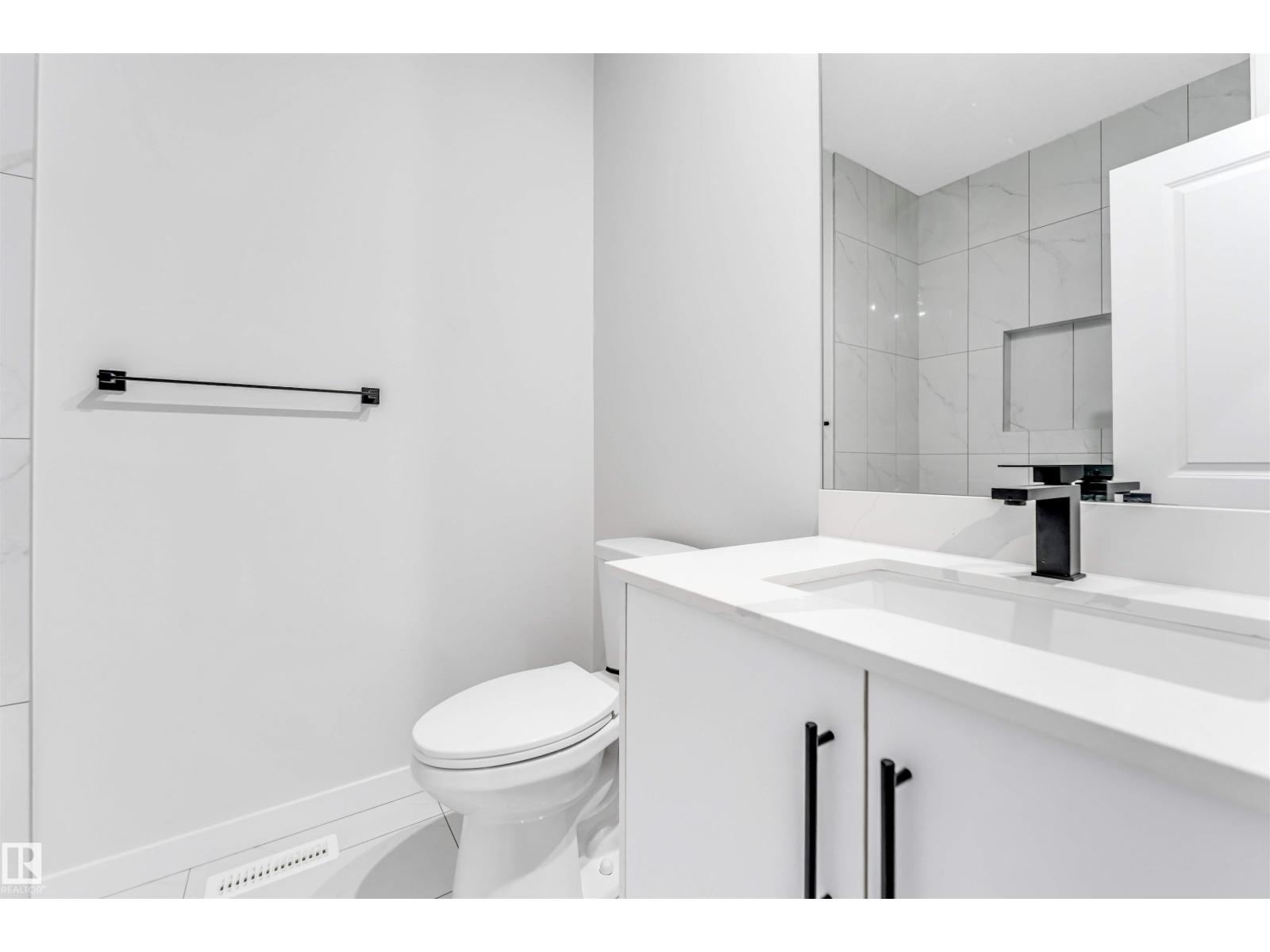 8712 181 AV NW, Edmonton