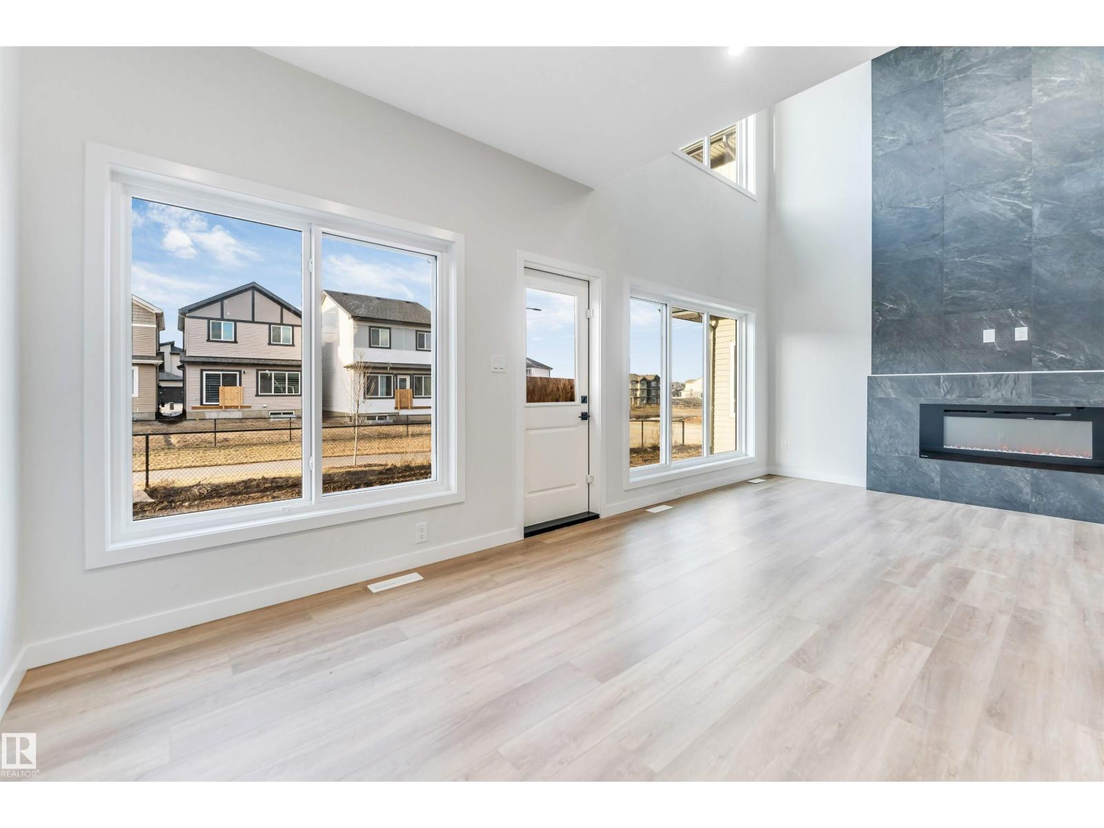 8712 181 AV NW, Edmonton