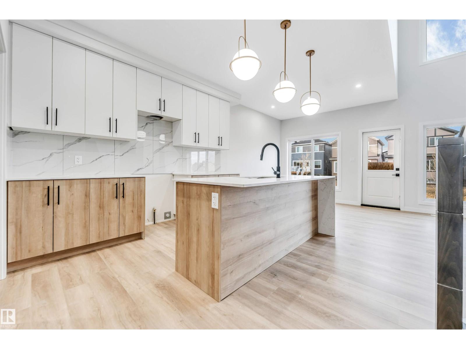 8712 181 AV NW, Edmonton