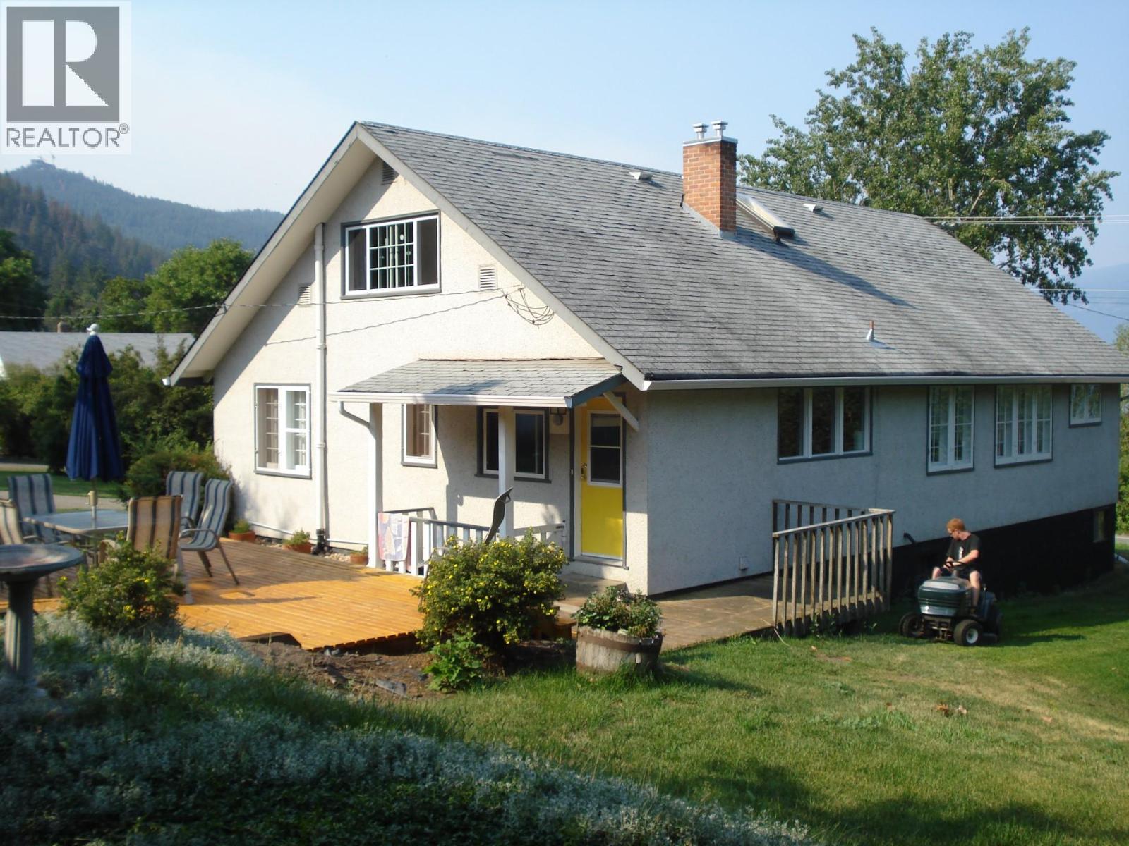 8724, 8730, 8734 Okanagan Landing Road, Vernon