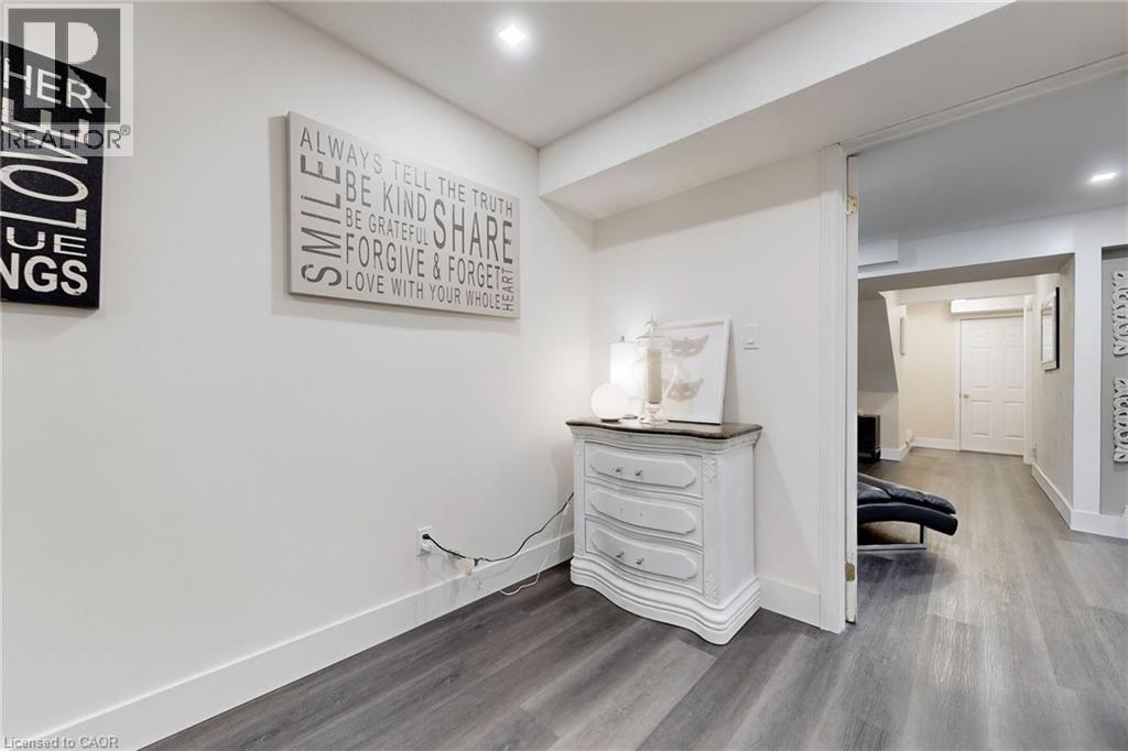 658 MORTIMER Drive - 34