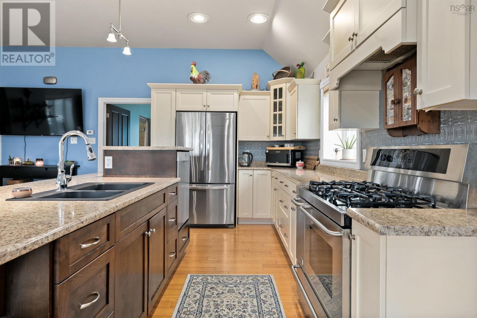 Property 12 of 48 of 11 East River Point Road