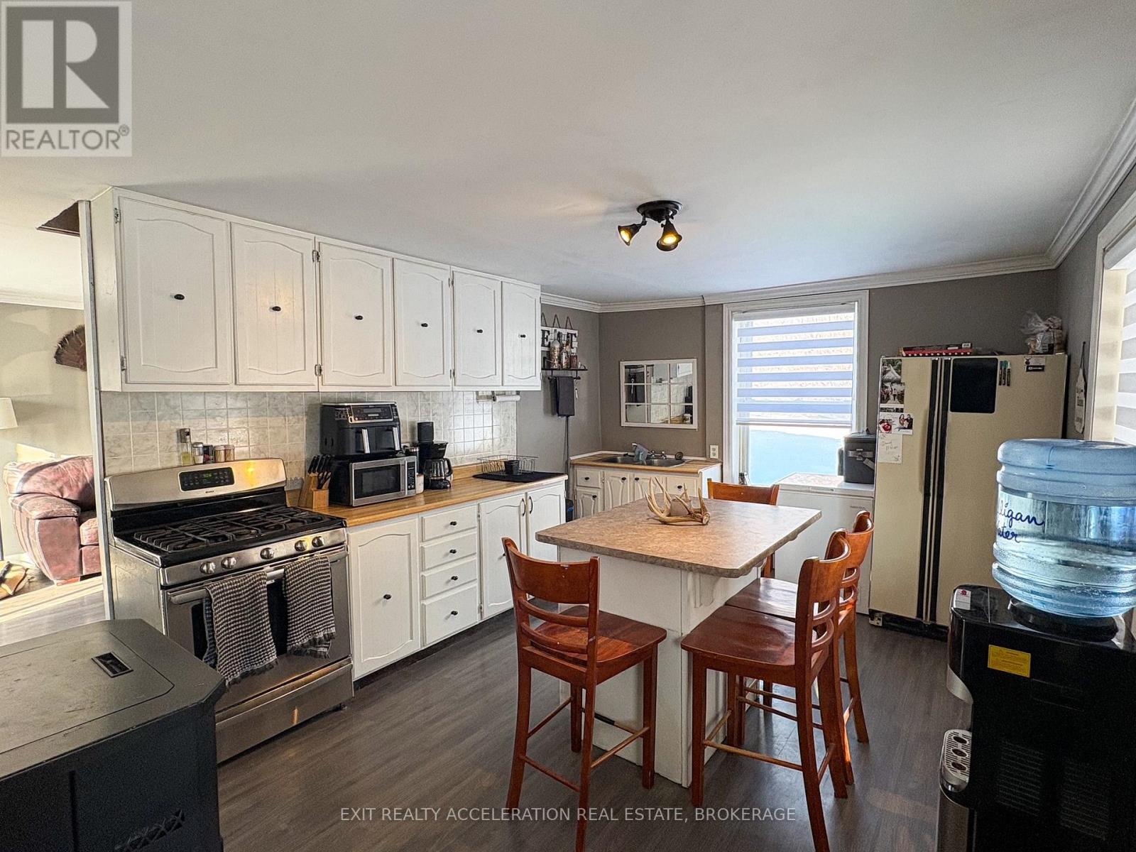 9 CHESTNUT DRIVE - 14