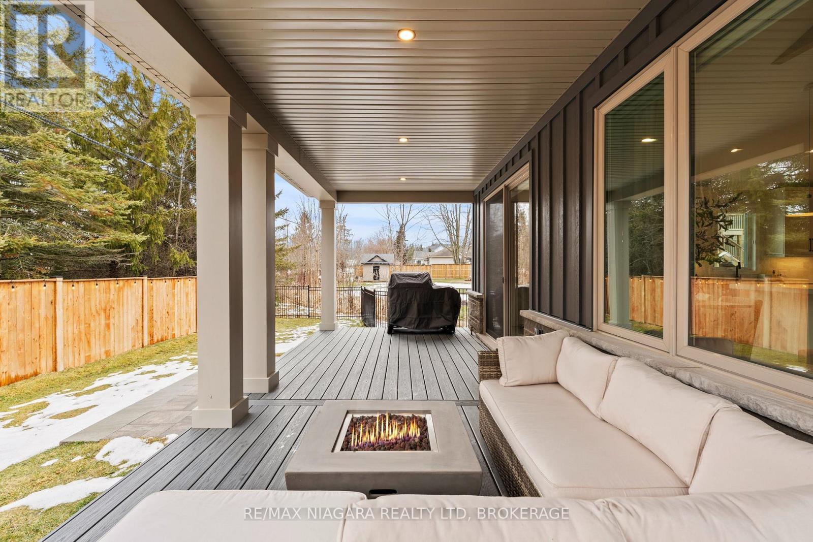 27 MAPLE LEAF AVENUE S — photo 42