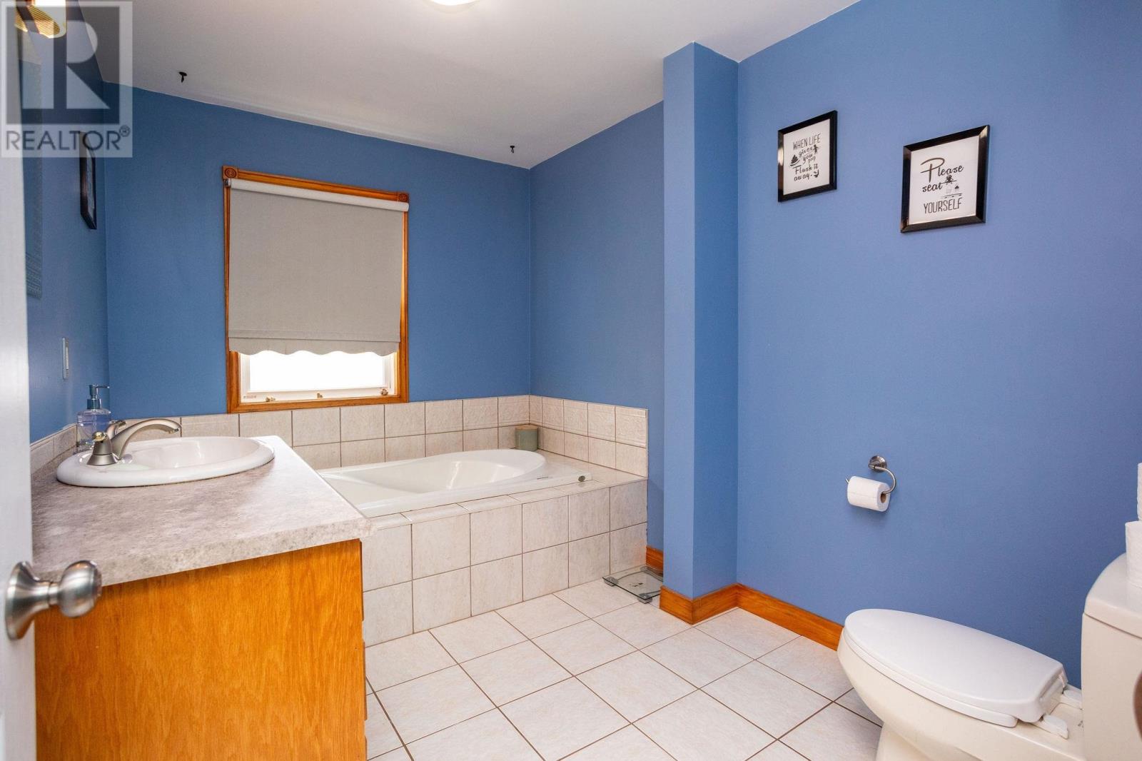 382 ROBERTSON Road — photo 15