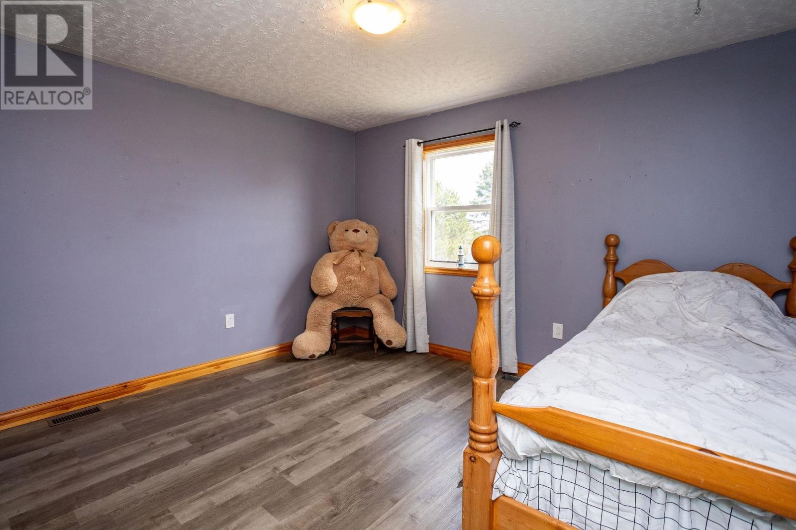 382 ROBERTSON Road — photo 17