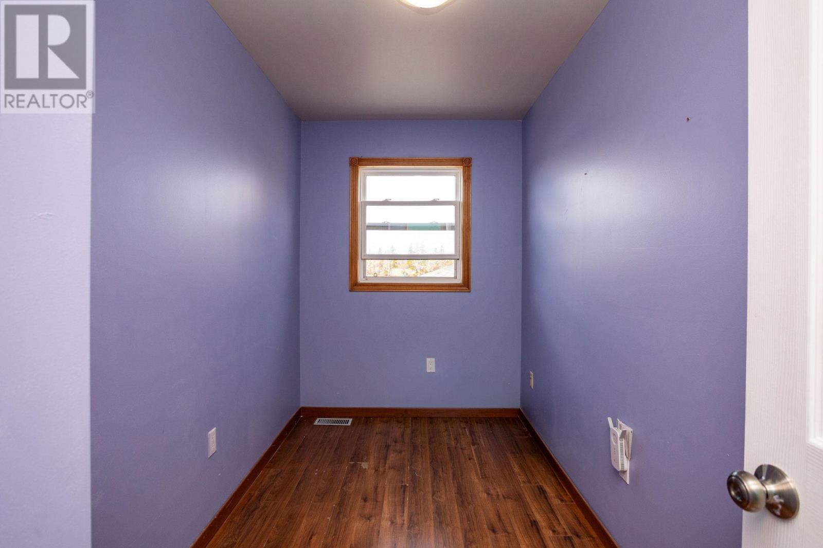 382 ROBERTSON Road — photo 23