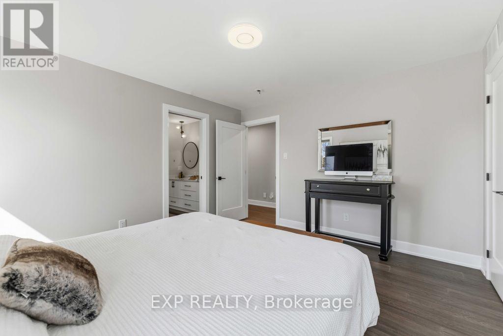 937 FALAISE ROAD - 25