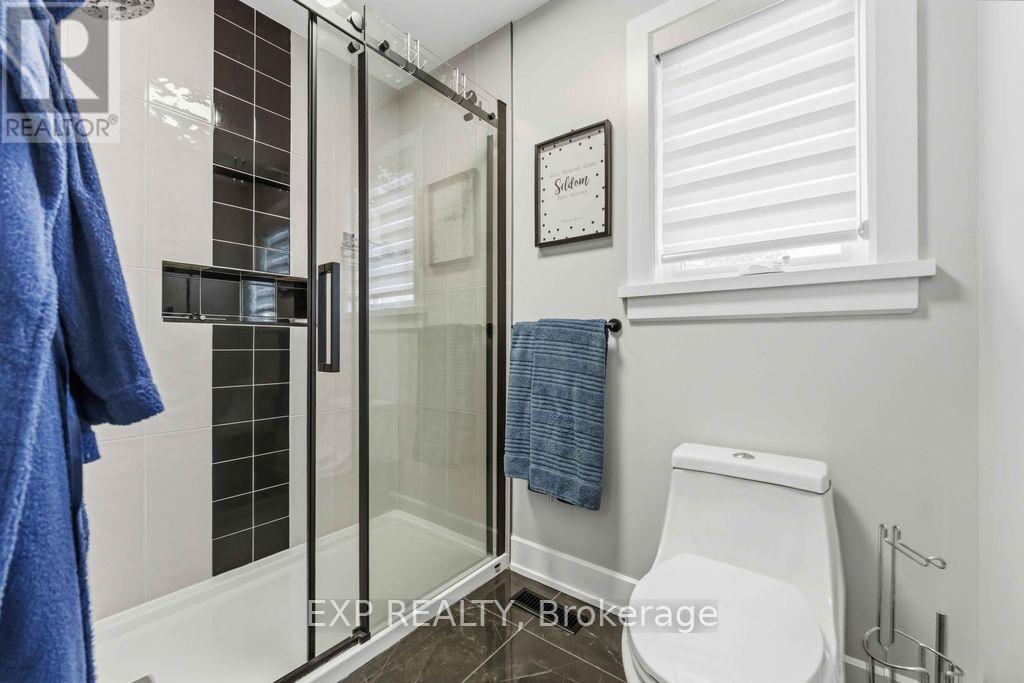 937 FALAISE ROAD - 27