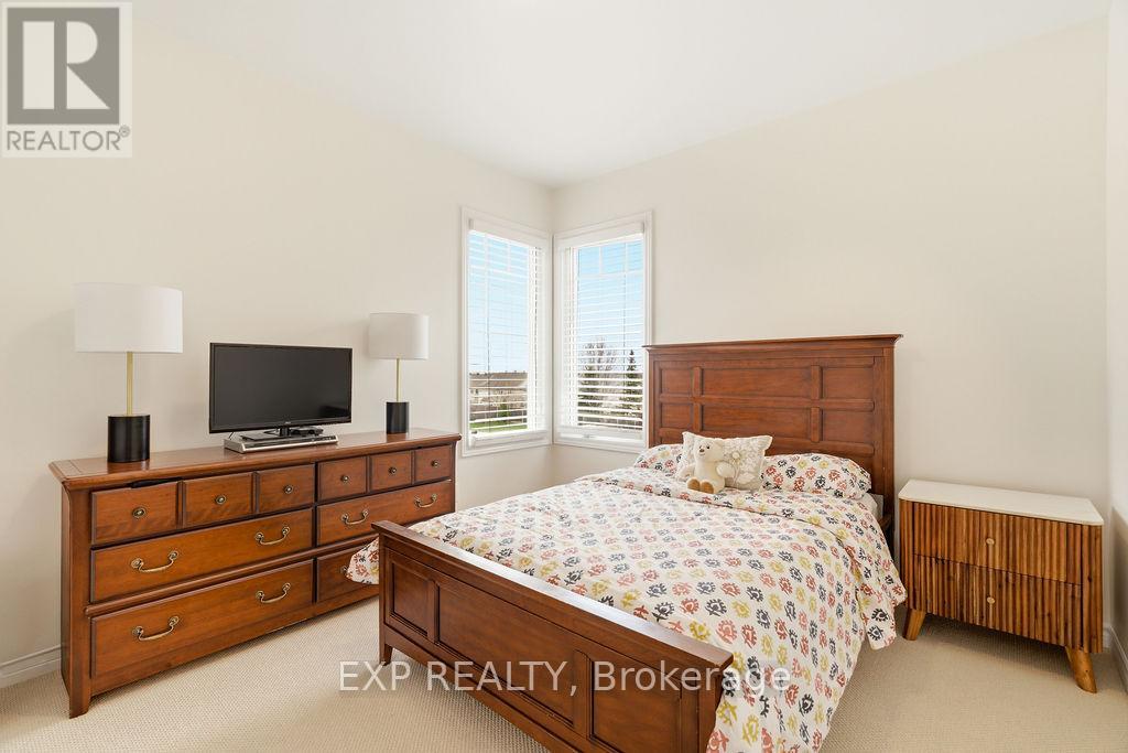 #32 2621 LONGFIELDS DRIVE - 27