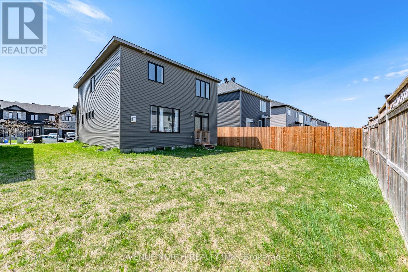 756 NAMUR STREET - 32