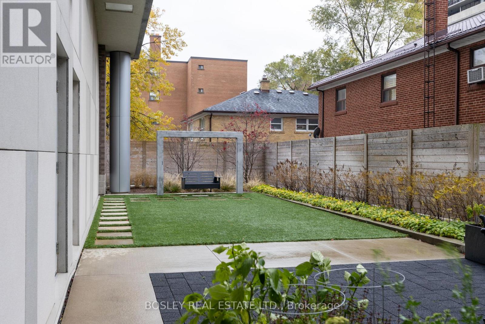 #207 8 ANN STREET - 32