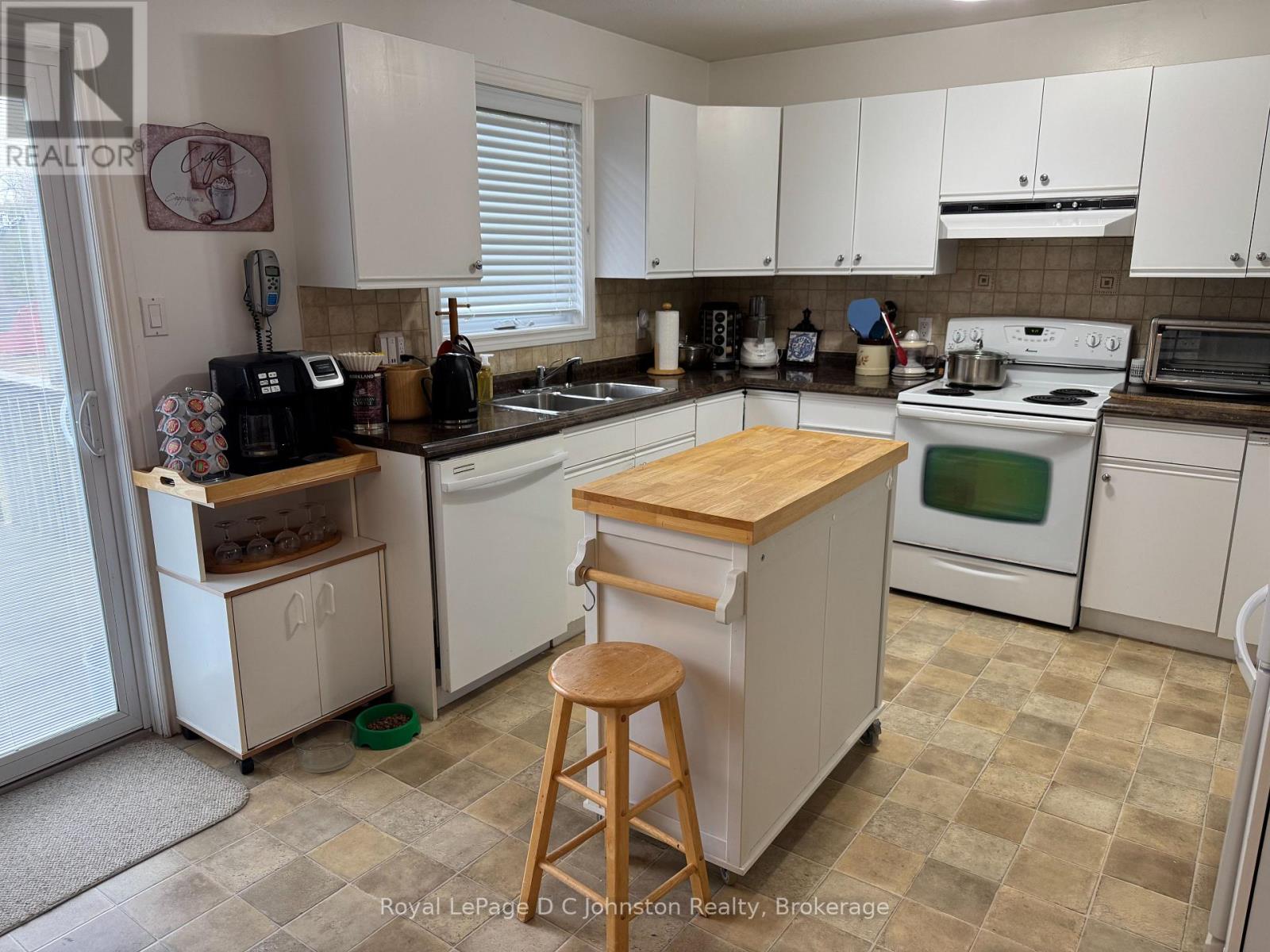 373 CARLISLE STREET - 4
