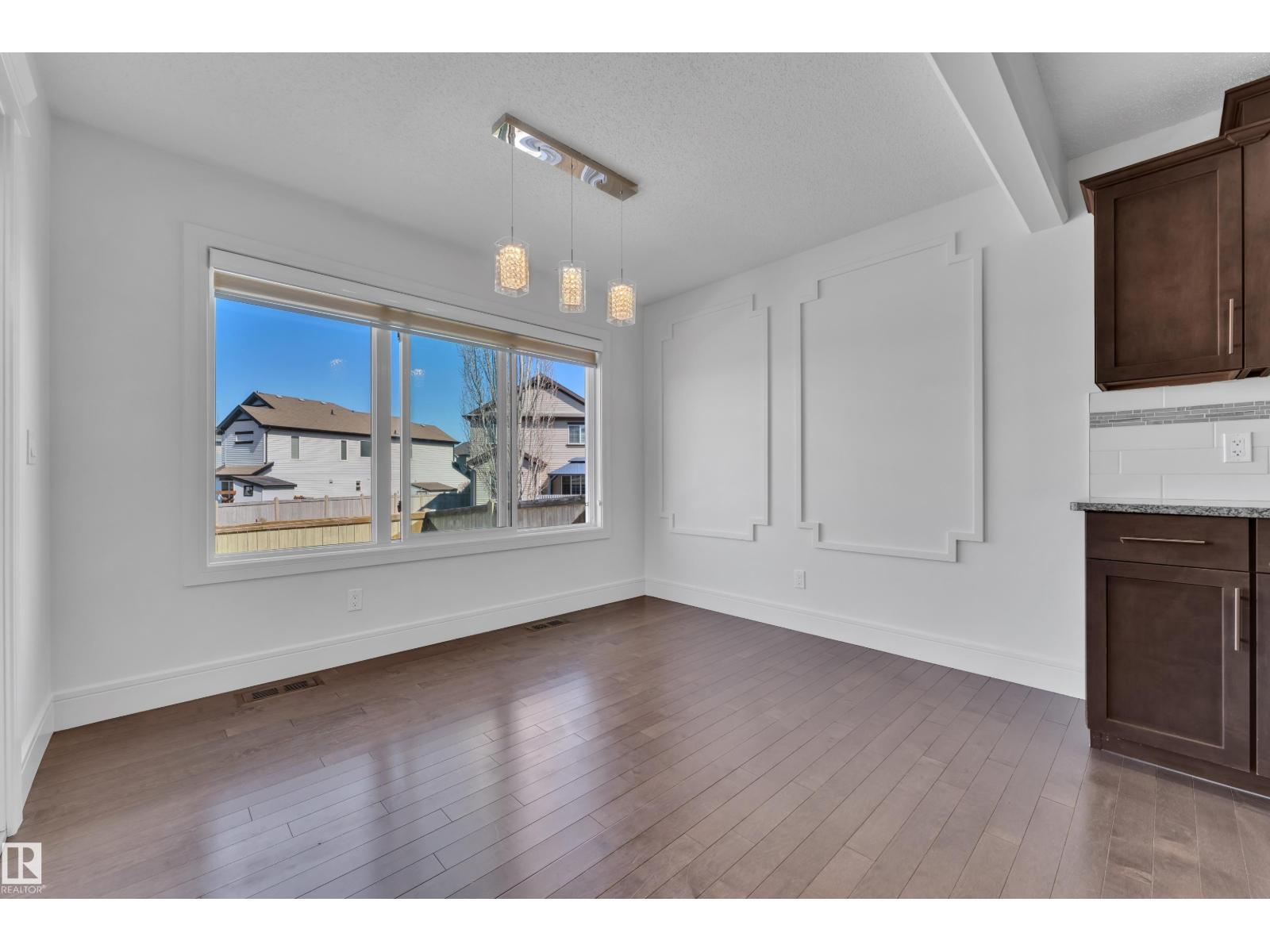 6156 11 AV SW, Edmonton