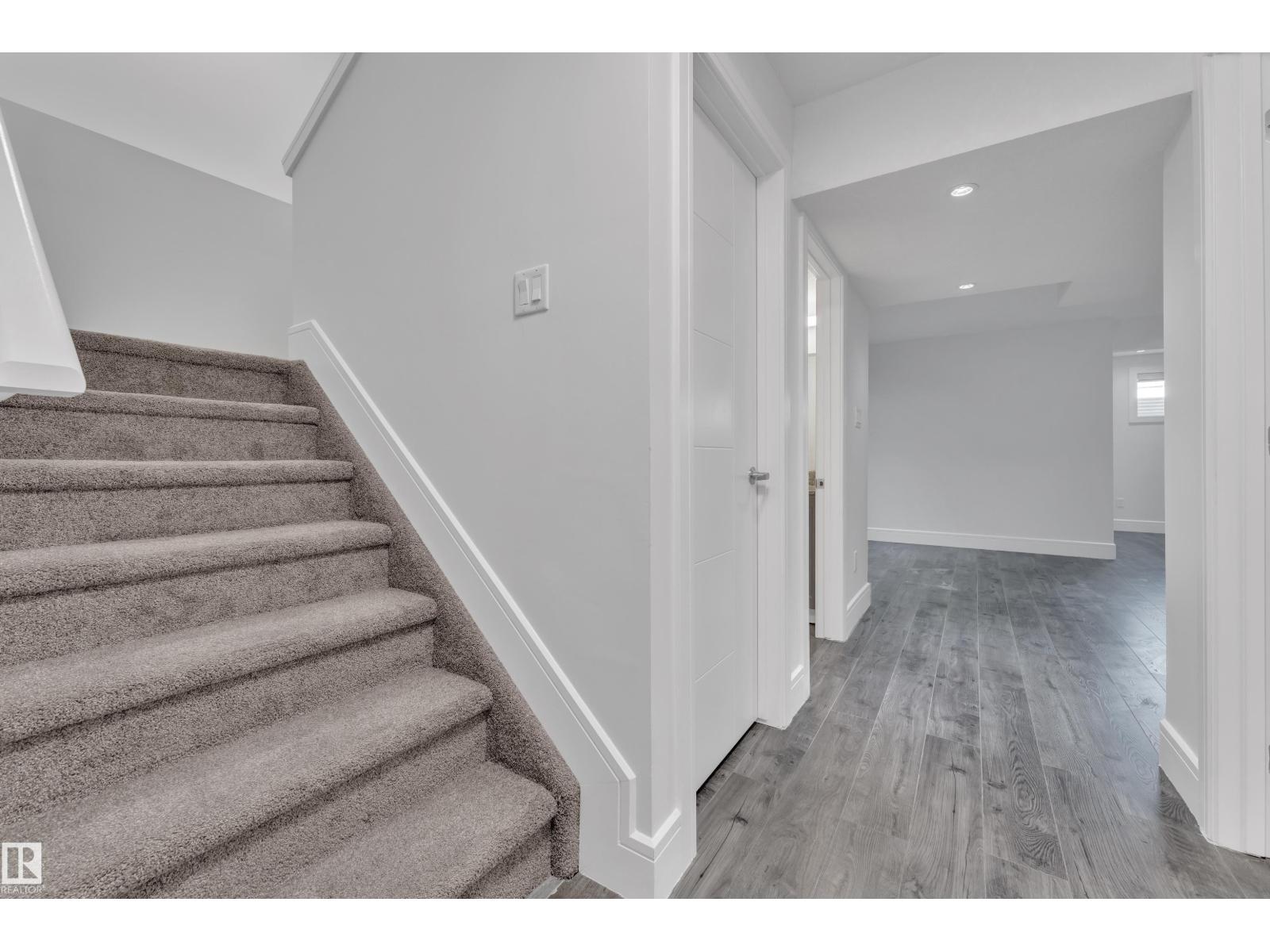 6156 11 AV SW, Edmonton