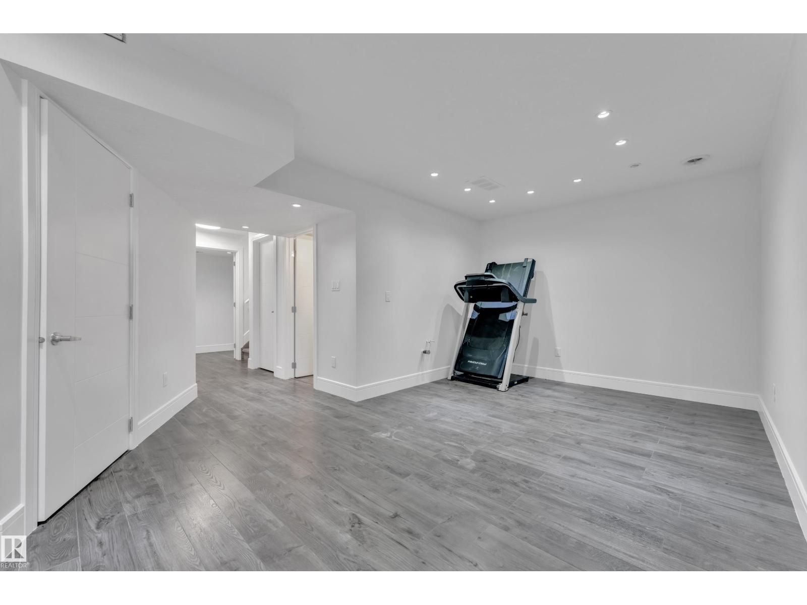 6156 11 AV SW, Edmonton