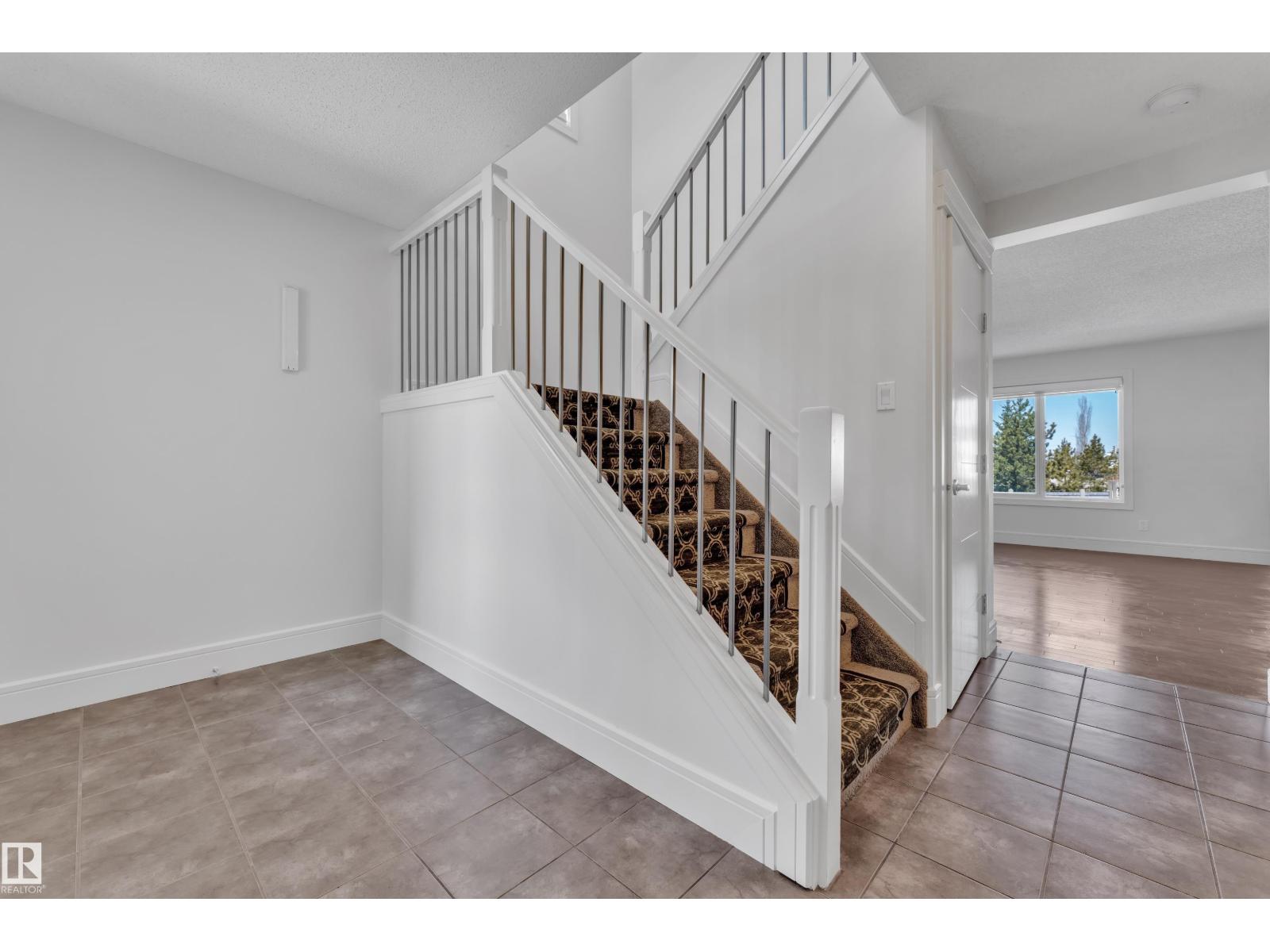 6156 11 AV SW, Edmonton