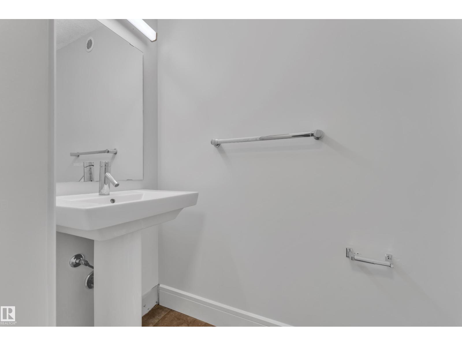 6156 11 AV SW, Edmonton