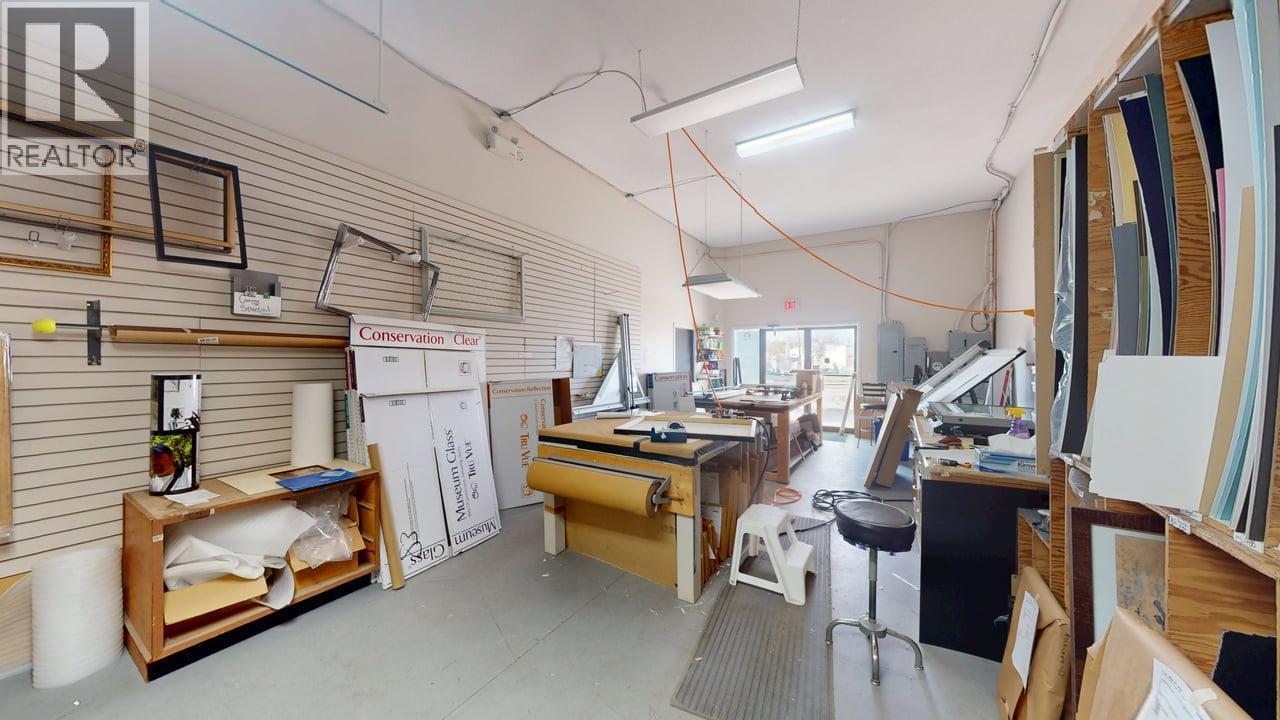  800 Baker Street, Cranbrook