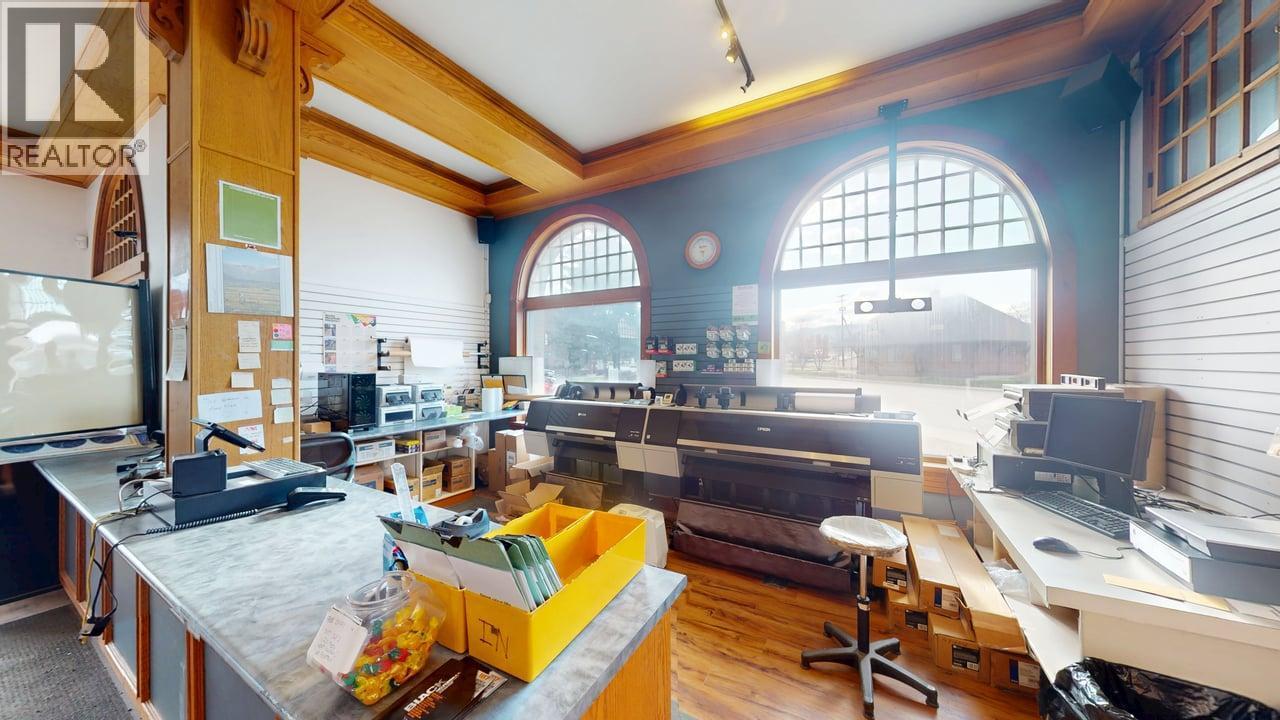  800 Baker Street, Cranbrook