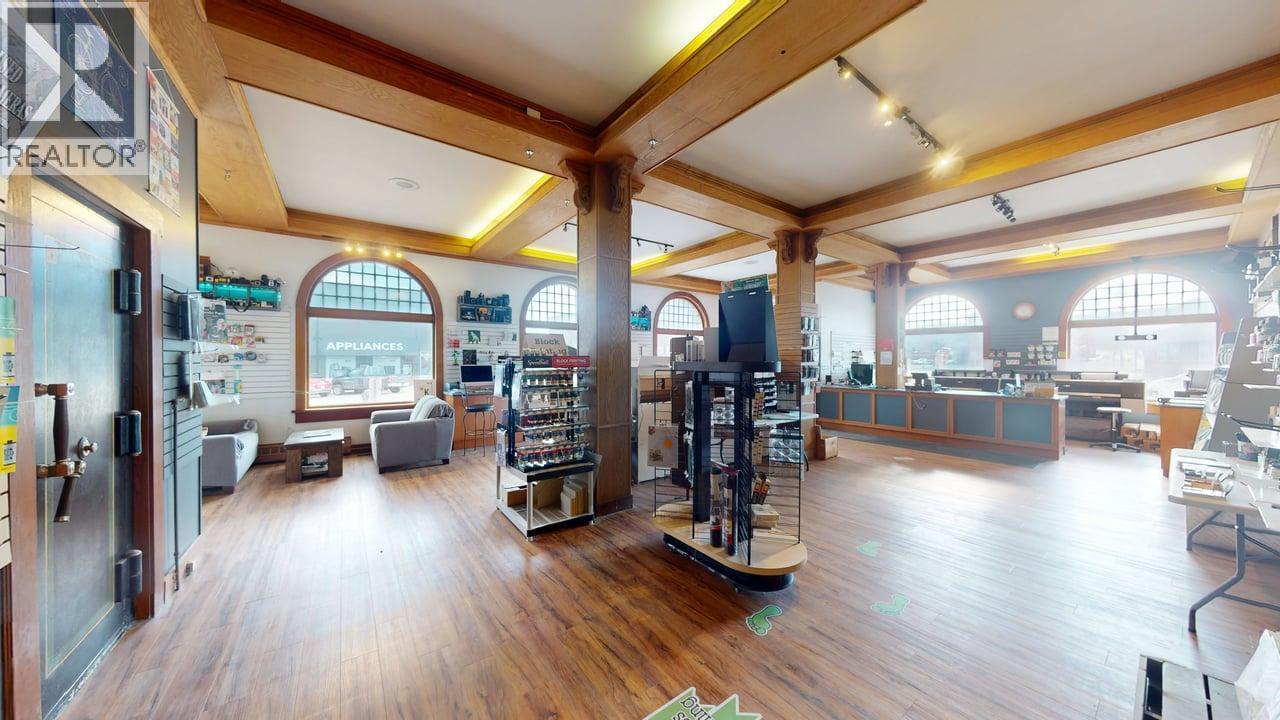  800 Baker Street, Cranbrook