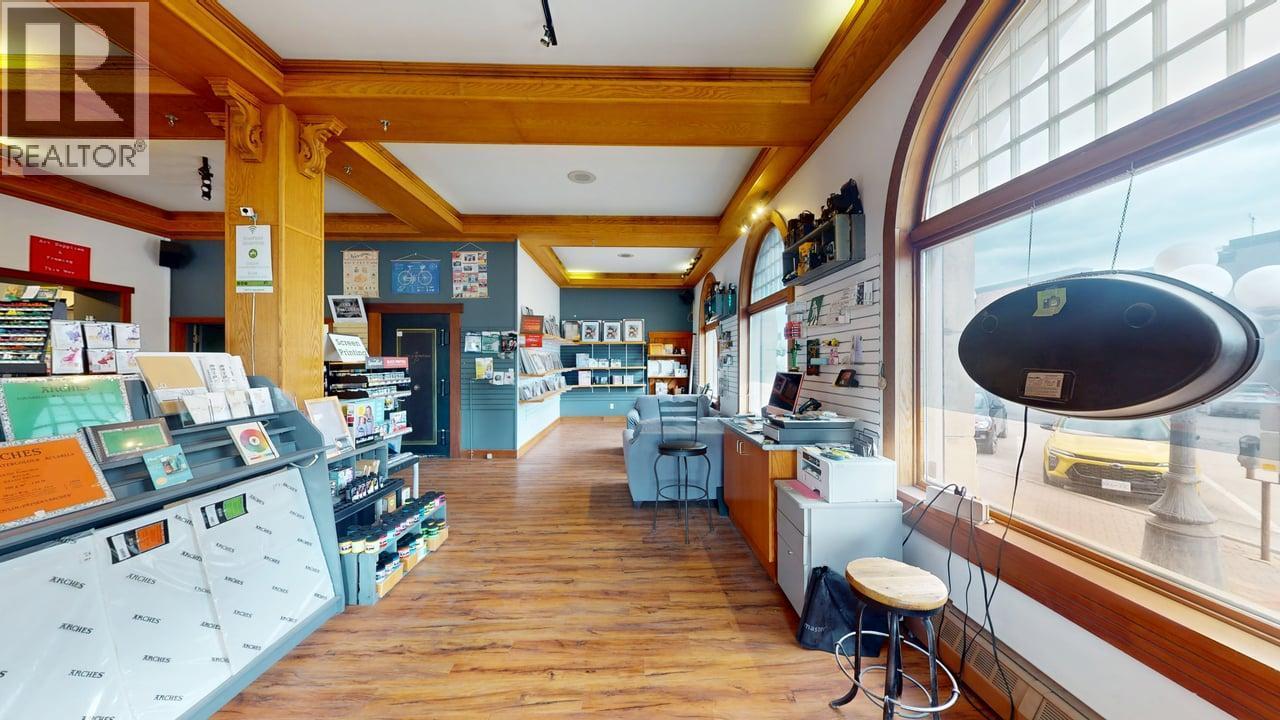  800 Baker Street, Cranbrook