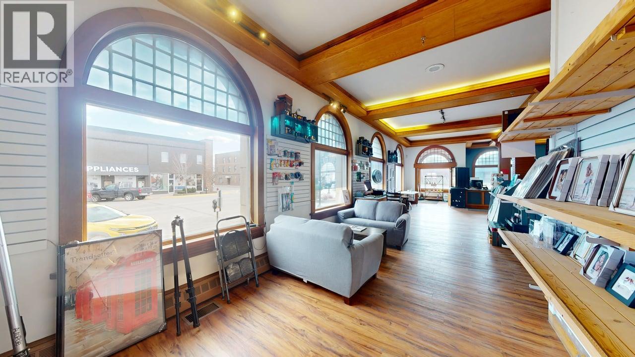  800 Baker Street, Cranbrook