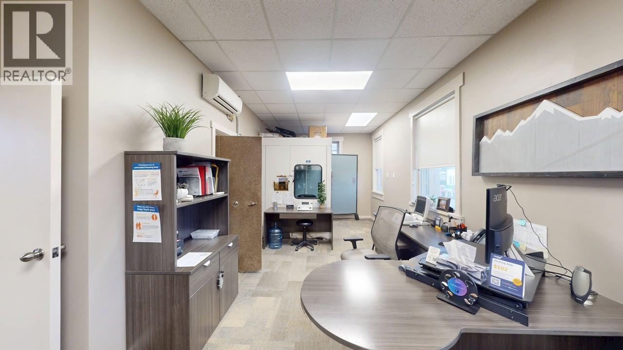  800 Baker Street, Cranbrook