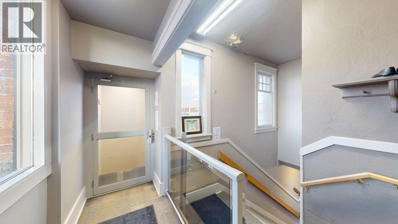  800 Baker Street, Cranbrook