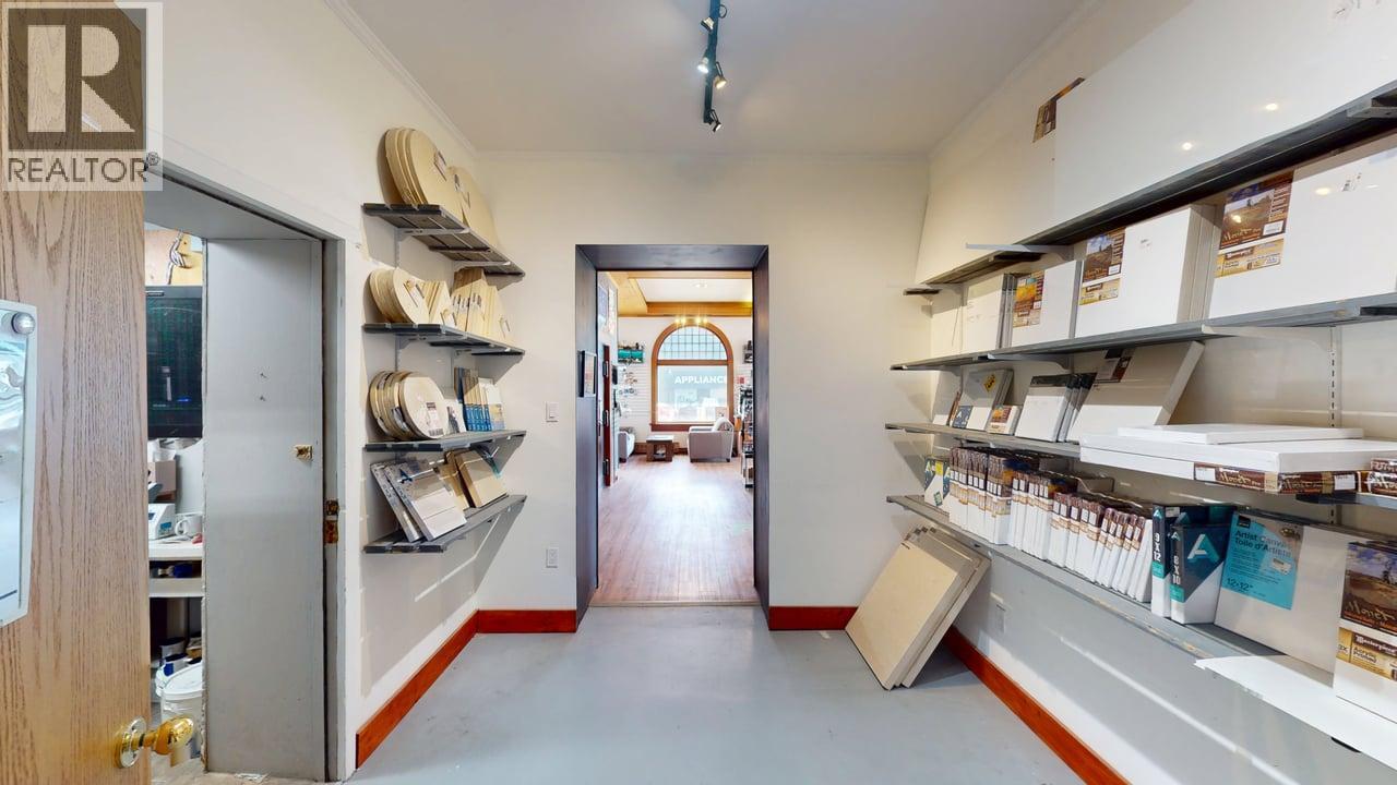  800 Baker Street, Cranbrook