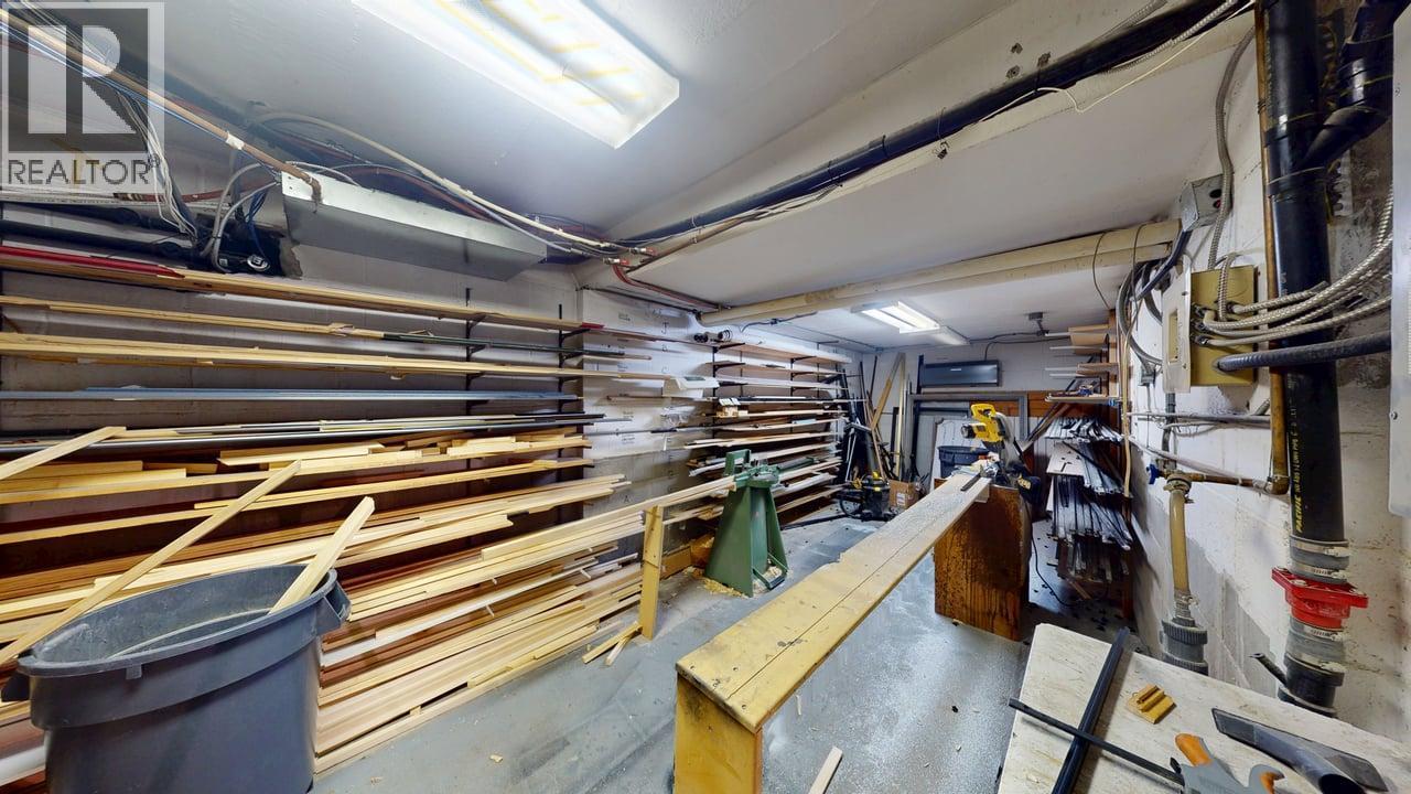  800 Baker Street, Cranbrook