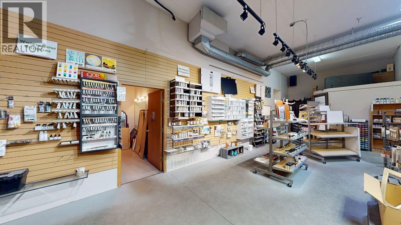  800 Baker Street, Cranbrook