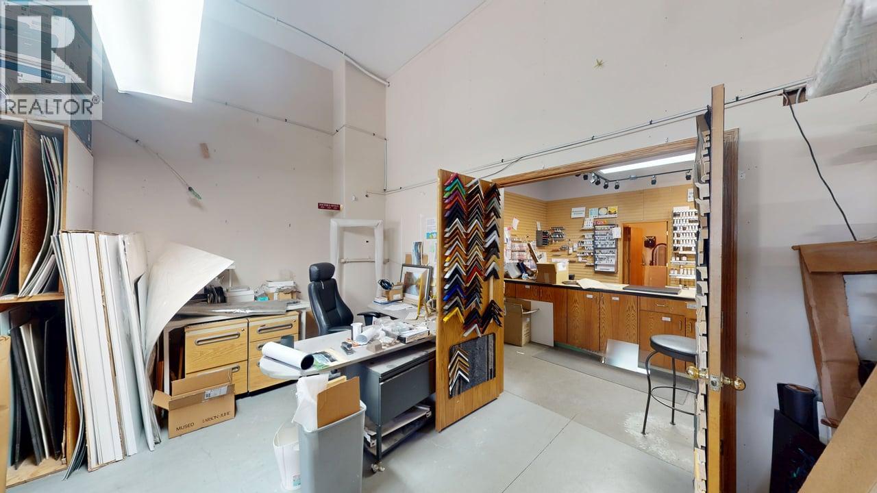  800 Baker Street, Cranbrook