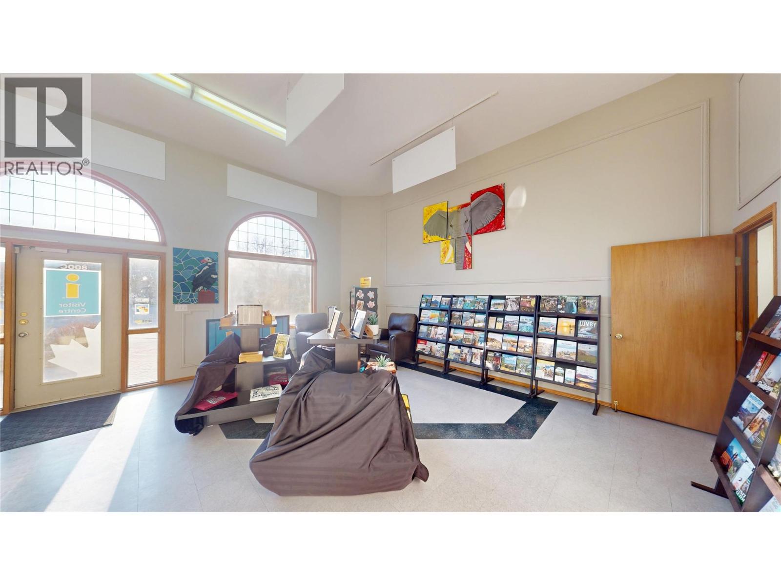  800 Baker Street, Cranbrook