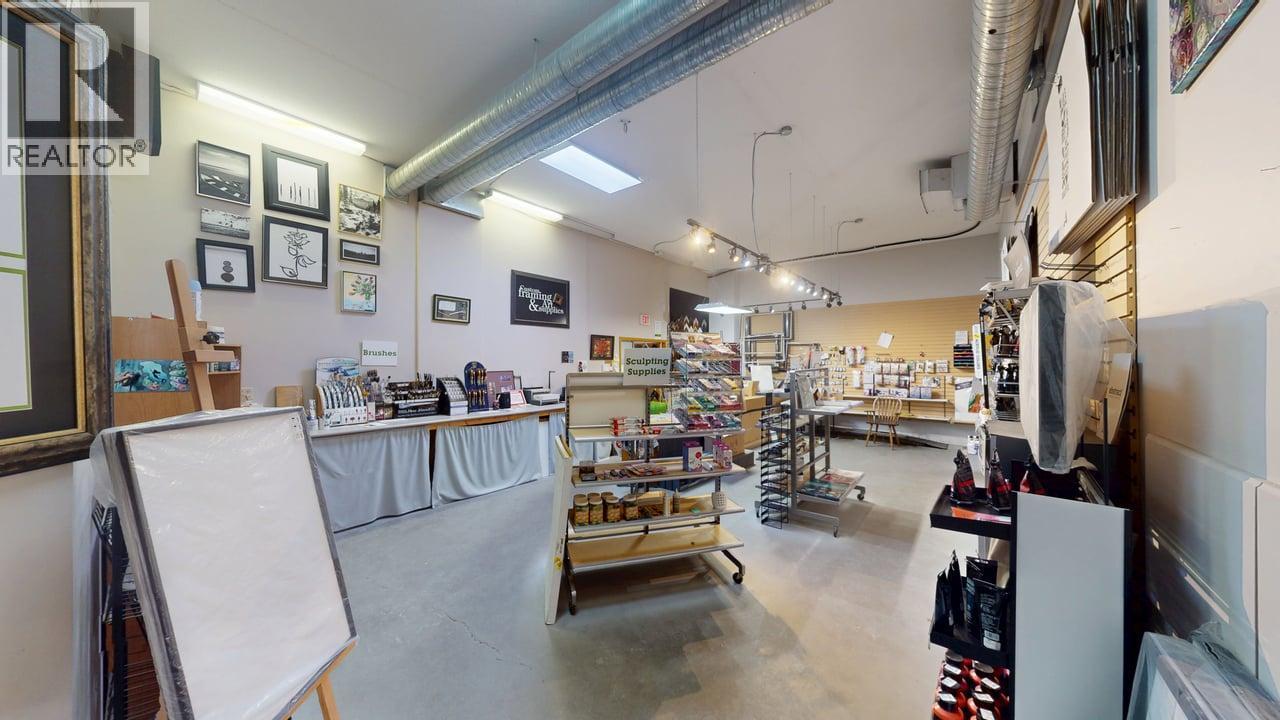  800 Baker Street, Cranbrook