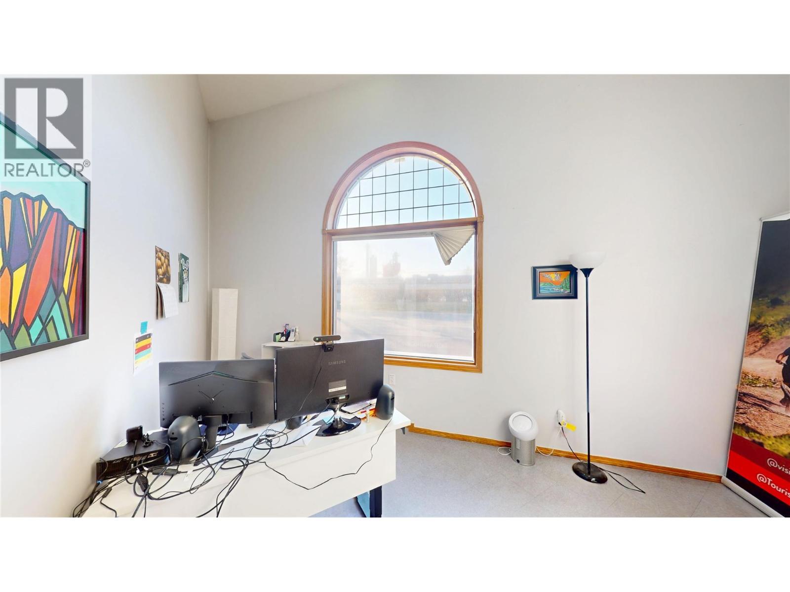  800 Baker Street, Cranbrook