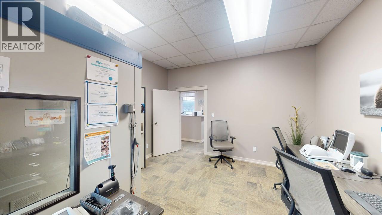  800 Baker Street, Cranbrook