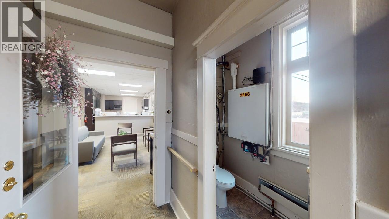  800 Baker Street, Cranbrook