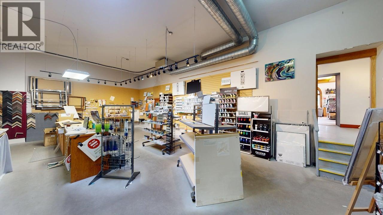  800 Baker Street, Cranbrook