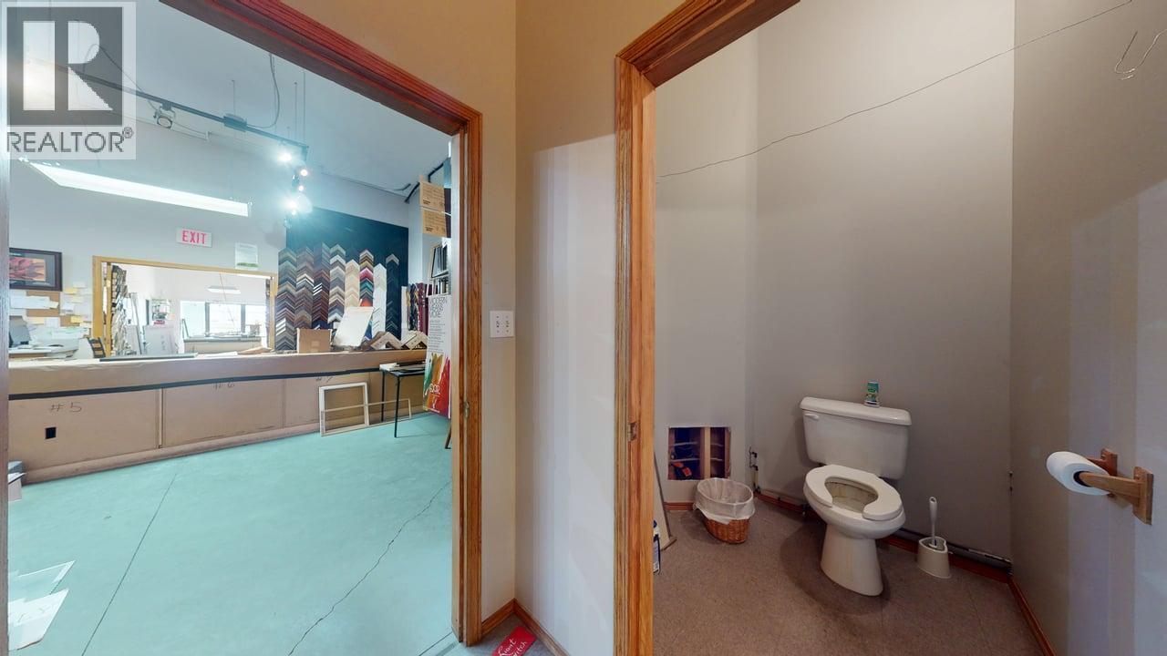  800 Baker Street, Cranbrook