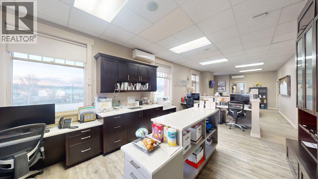  800 Baker Street, Cranbrook